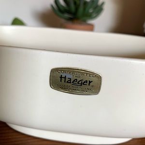 Vintage Haeger pottery planter bone/cream USA